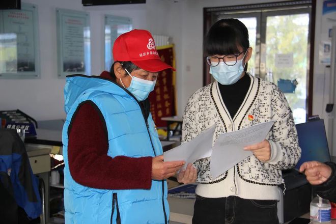 国安安大爷：社区安全的守护者，退休警察的坚定担当