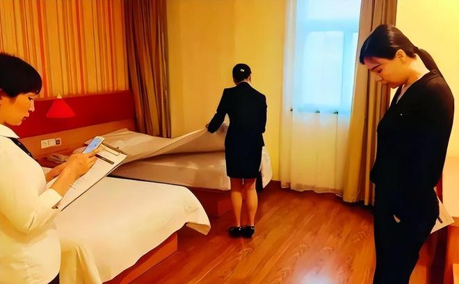 酒店前台接待工作内容_酒店接待前台效果图_酒店前台接待台