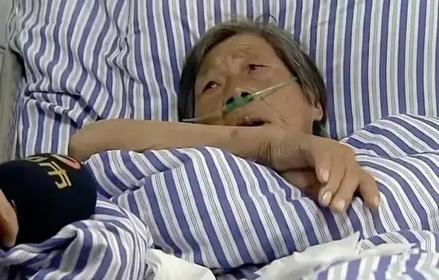 前胸后背疼恶心干呕_恶心后背疼前胸干呕什么原因_前胸后背疼恶心干呕