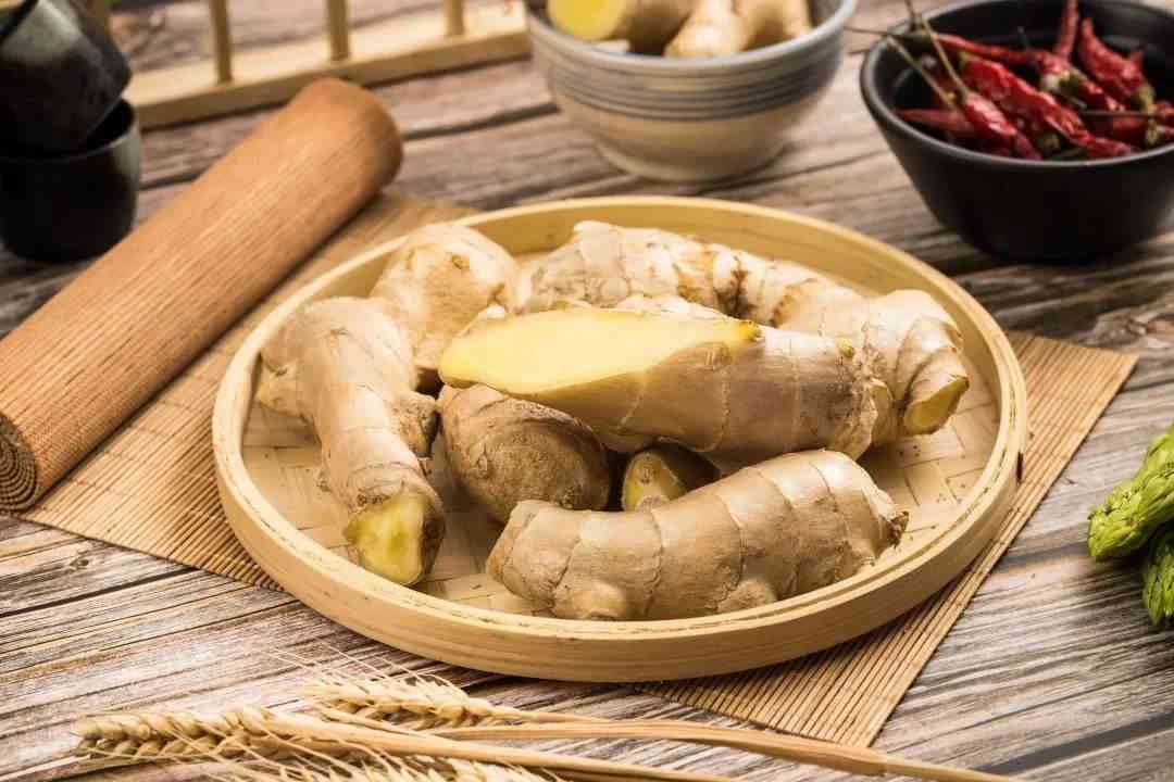 孕妇胃痛吃什么可以缓解-孕妇胃痛不用怕，这些小妙招让你轻松缓解