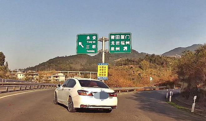 路口司机高速收费标准_司机高速路口_路口司机高速免费吗