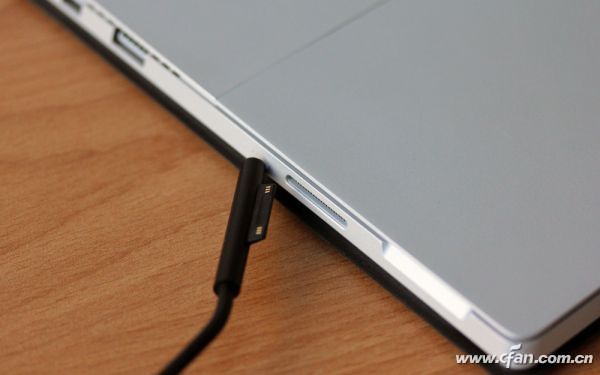 surface pro4充不上电_电充上几秒就自己跳掉_电充上没有电卡怎么通电