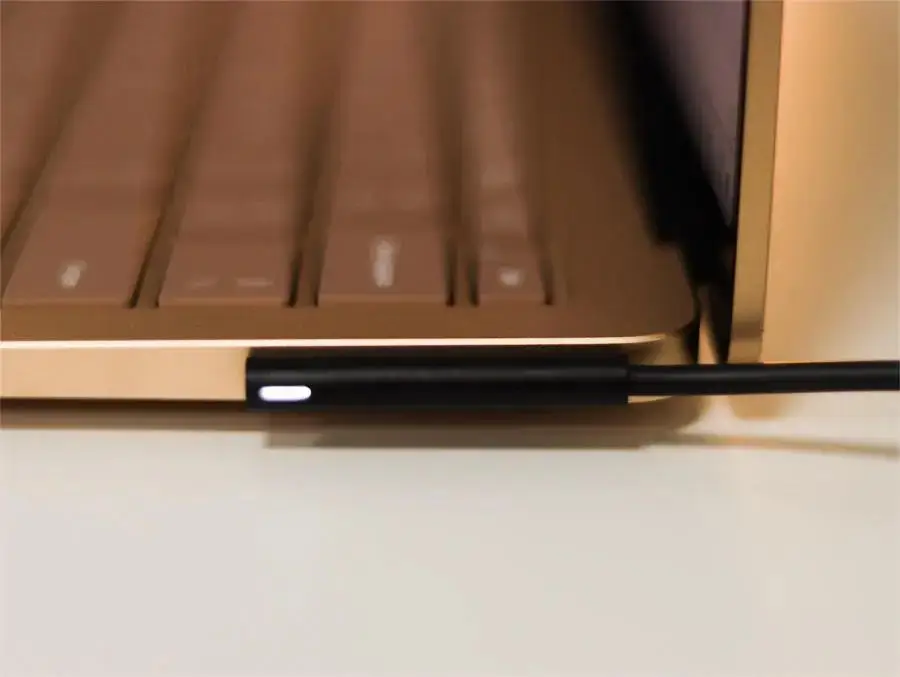 电充上几秒就自己跳掉_电充上没有电卡怎么通电_surface pro4充不上电